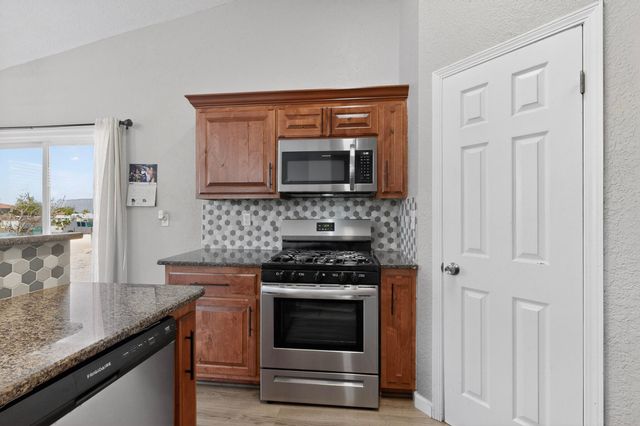 5629 Powers Way Road SW, Albuquerque, NM 87121