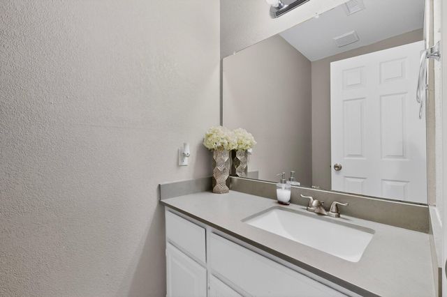 5629 Powers Way Road SW, Albuquerque, NM 87121