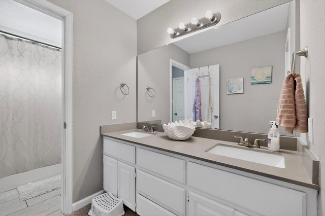 5629 Powers Way Road SW, Albuquerque, NM 87121