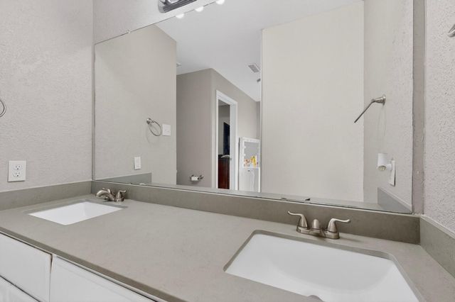 5629 Powers Way Road SW, Albuquerque, NM 87121