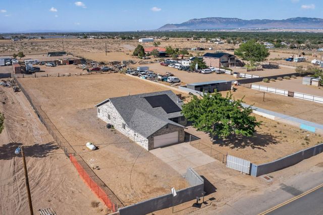 5629 Powers Way Road SW, Albuquerque, NM 87121