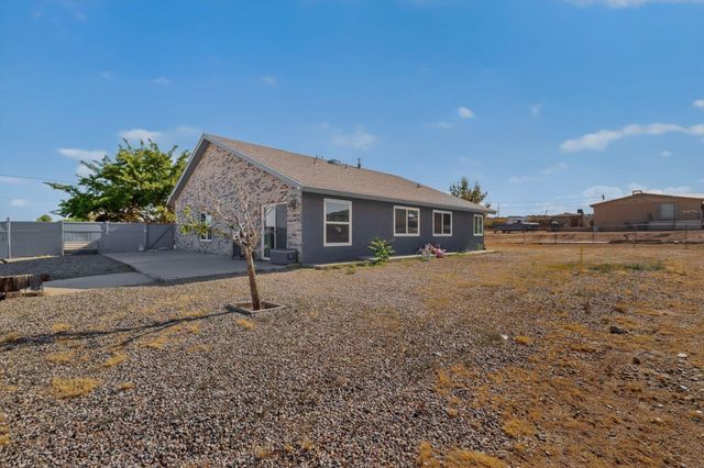 5629 Powers Way Road SW, Albuquerque, NM 87121