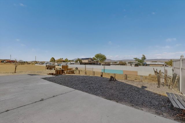 5629 Powers Way Road SW, Albuquerque, NM 87121