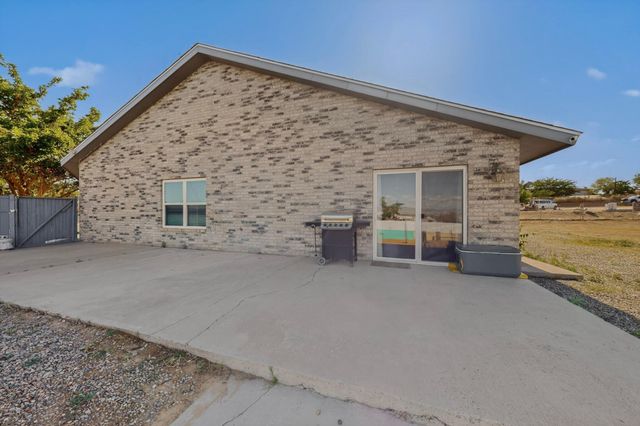 5629 Powers Way Road SW, Albuquerque, NM 87121