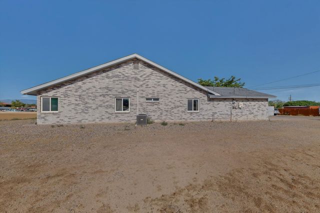 5629 Powers Way Road SW, Albuquerque, NM 87121