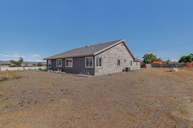 5629 Powers Way Road SW, Albuquerque, NM 87121