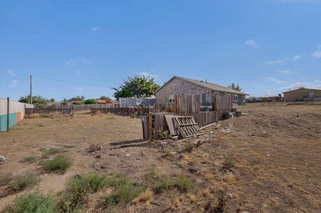 5629 Powers Way Road SW, Albuquerque, NM 87121