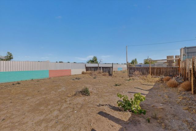 5629 Powers Way Road SW, Albuquerque, NM 87121