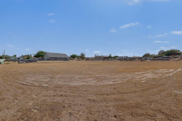 5629 Powers Way Road SW, Albuquerque, NM 87121