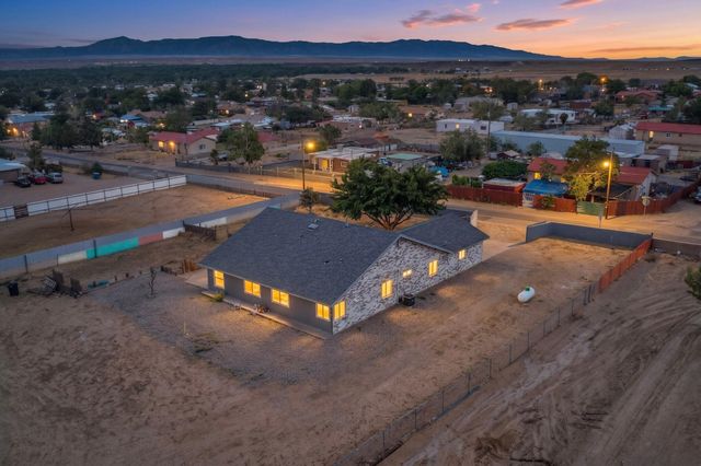 5629 Powers Way Road SW, Albuquerque, NM 87121
