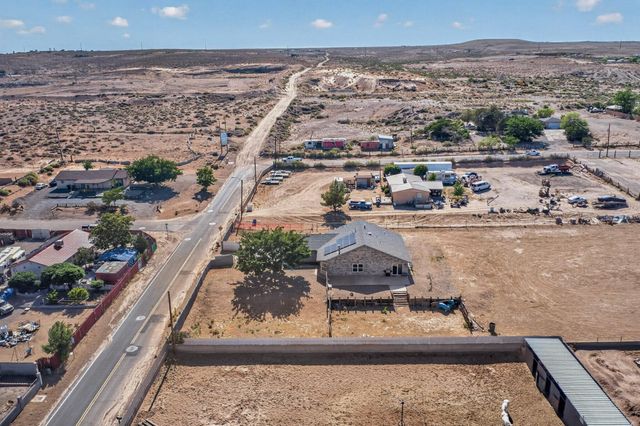 5629 Powers Way Road SW, Albuquerque, NM 87121