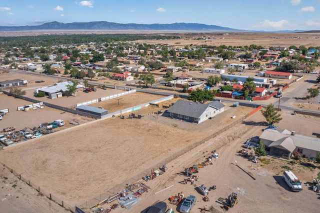 5629 Powers Way Road SW, Albuquerque, NM 87121