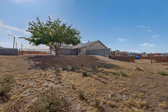 5629 Powers Way Road SW, Albuquerque, NM 87121