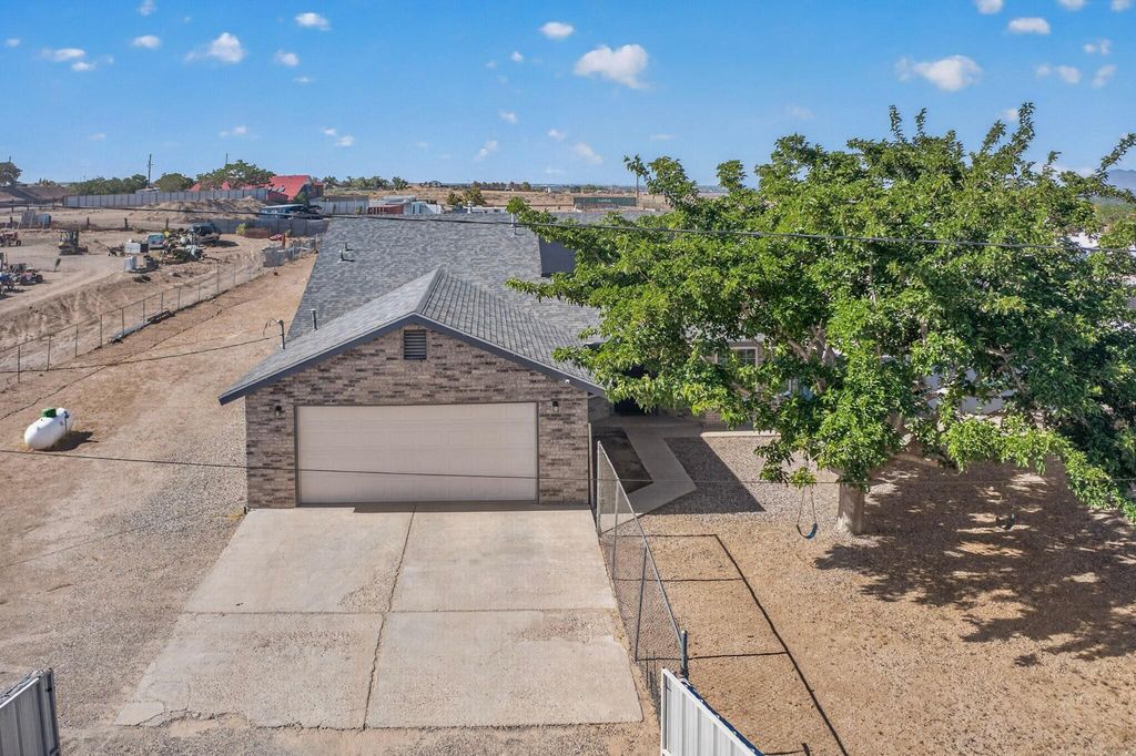 5629 Powers Way Road SW, Albuquerque, NM 87121