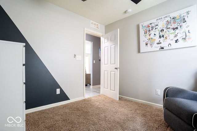 5774 White Pine Road, Whitestown, IN 46075