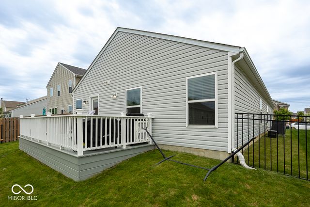 5774 White Pine Road, Whitestown, IN 46075