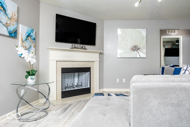 5774 White Pine Road, Whitestown, IN 46075
