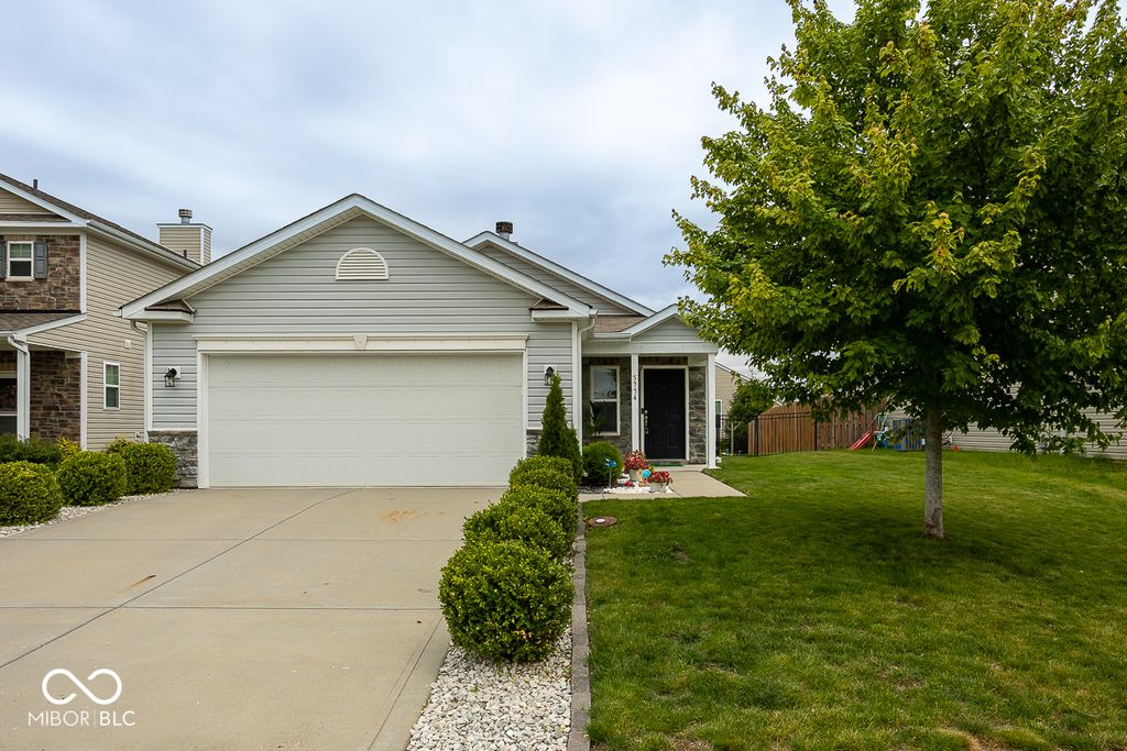 5774 White Pine Road, Whitestown, IN 46075