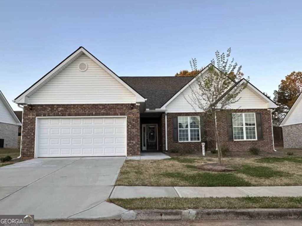 821 Crossroads Court, Social Circle, GA 30025