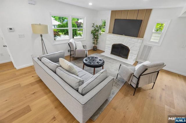 6 Norfolk Avenue, Maplewood, NJ 07040