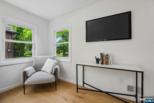6 Norfolk Avenue, Maplewood, NJ 07040