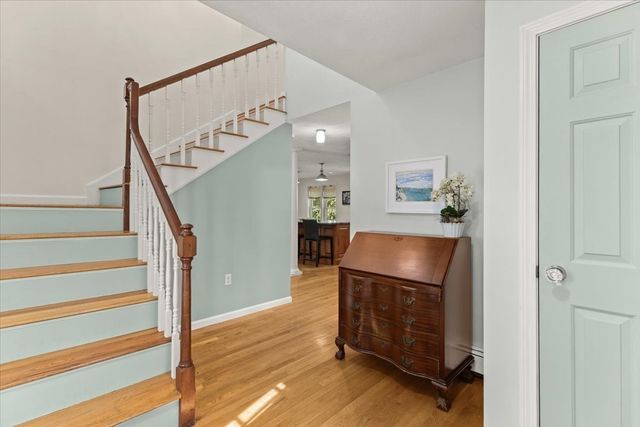 521 West Street 12, Duxbury, MA 02332
