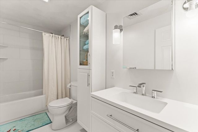 521 West Street 12, Duxbury, MA 02332