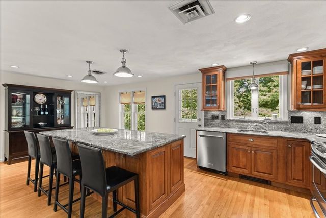 521 West Street 12, Duxbury, MA 02332