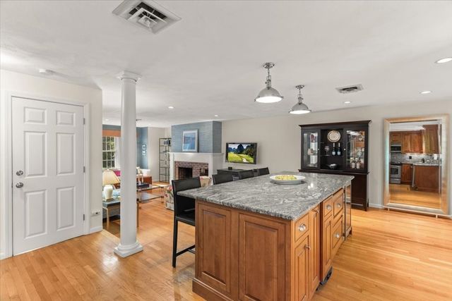 521 West Street 12, Duxbury, MA 02332
