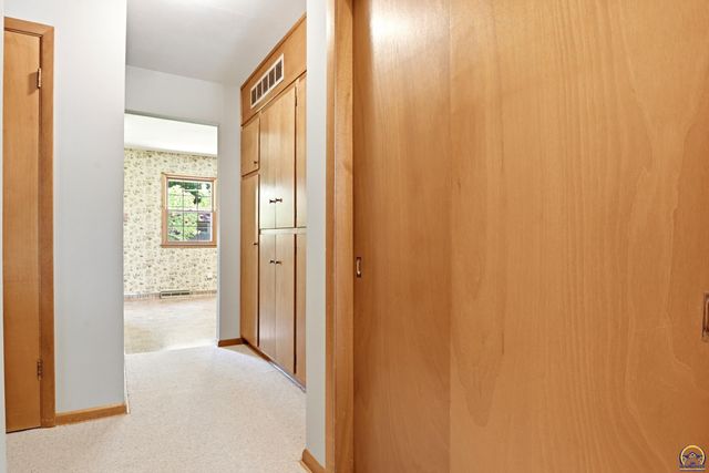 1939 SW Belle AVE, Topeka, KS 66604