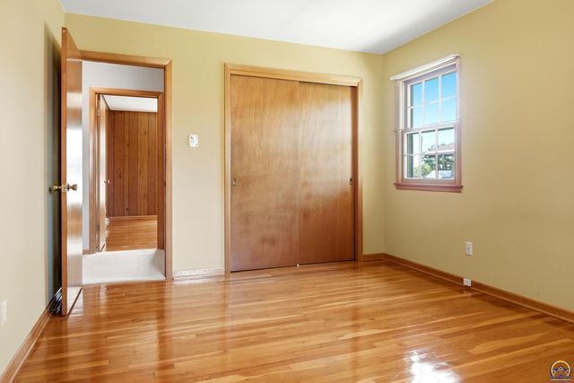 1939 SW Belle AVE, Topeka, KS 66604