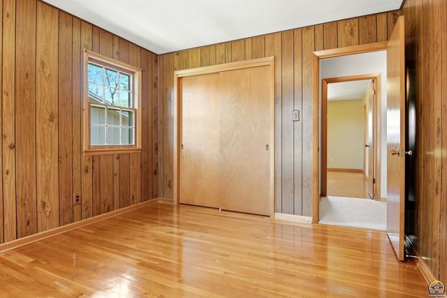 1939 SW Belle AVE, Topeka, KS 66604
