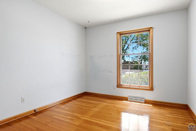 1939 SW Belle AVE, Topeka, KS 66604