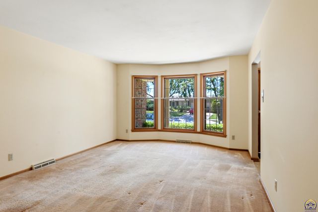 1939 SW Belle AVE, Topeka, KS 66604