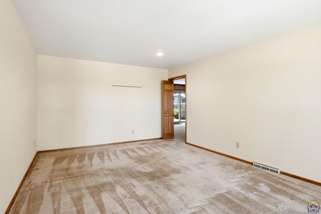 1939 SW Belle AVE, Topeka, KS 66604