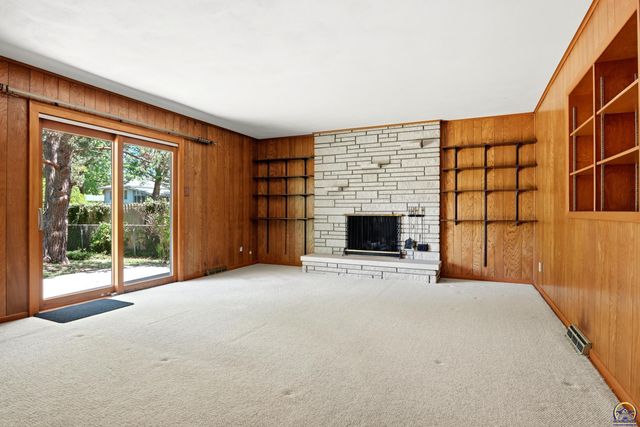 1939 SW Belle AVE, Topeka, KS 66604