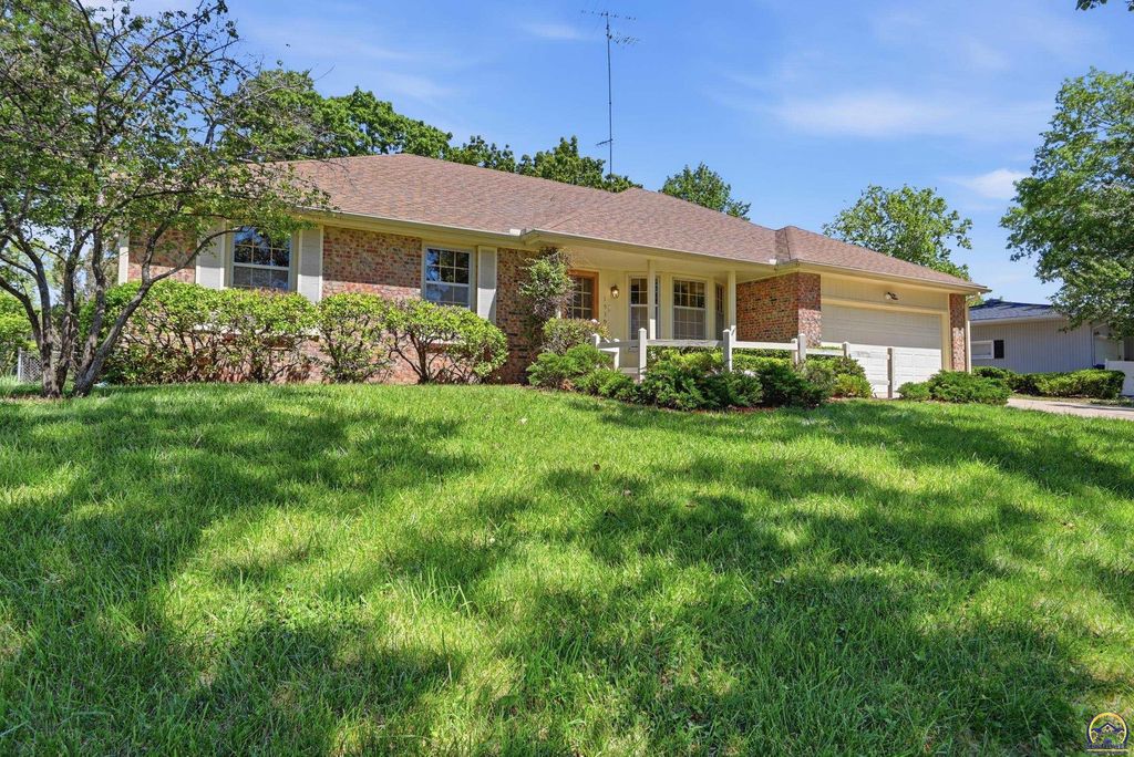 1939 SW Belle AVE, Topeka, KS 66604