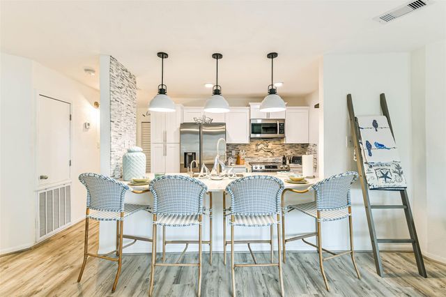 7312 Seawall Boulevard 217, Galveston, TX 77551