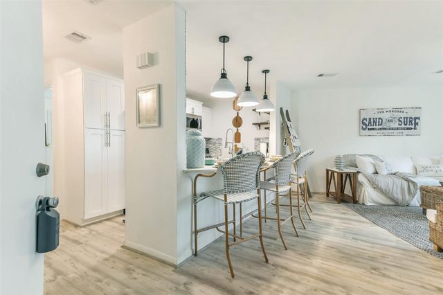 7312 Seawall Boulevard 217, Galveston, TX 77551