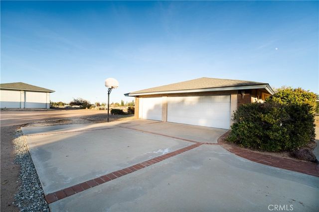 14032 Tioga Street, Oak Hills, CA 92344