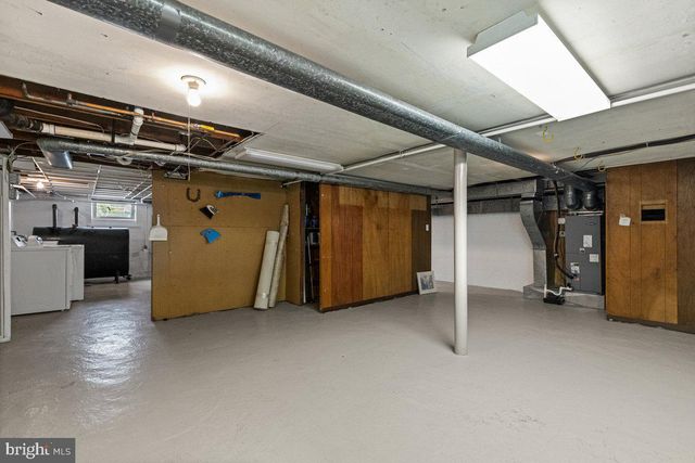 182 LINDEN LN, Princeton, NJ 08540