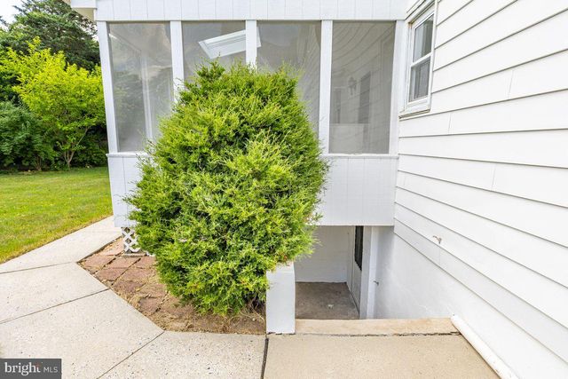 182 LINDEN LN, Princeton, NJ 08540