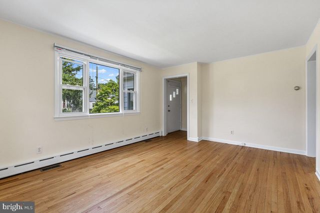 182 LINDEN LN, Princeton, NJ 08540