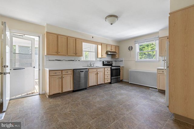 182 LINDEN LN, Princeton, NJ 08540