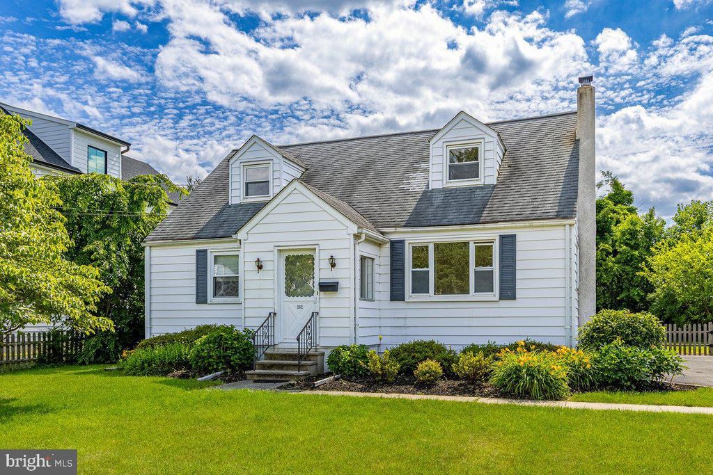 182 LINDEN LN, Princeton, NJ 08540
