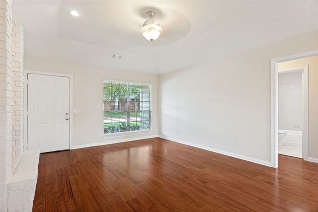 7305 S Meadow Drive E, Fort Worth, TX 76133