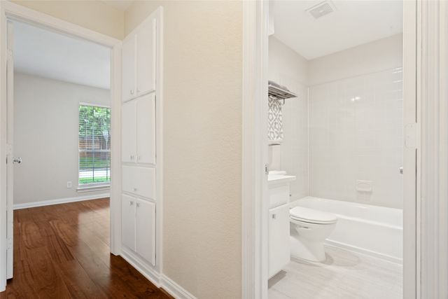 7305 S Meadow Drive E, Fort Worth, TX 76133
