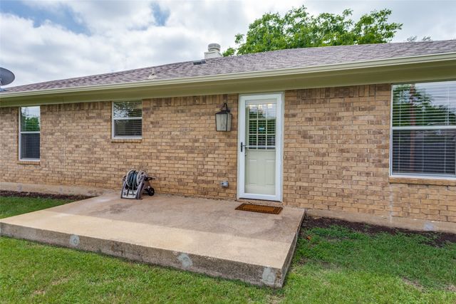 7305 S Meadow Drive E, Fort Worth, TX 76133