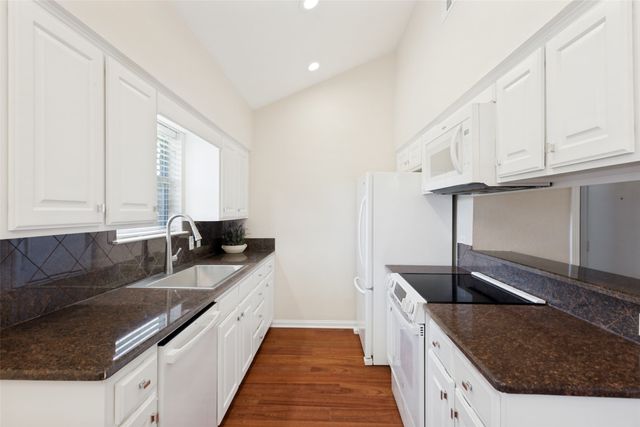 7305 S Meadow Drive E, Fort Worth, TX 76133
