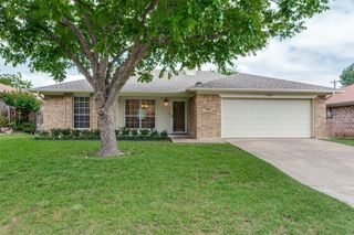 7305 S Meadow Drive E, Fort Worth, TX 76133